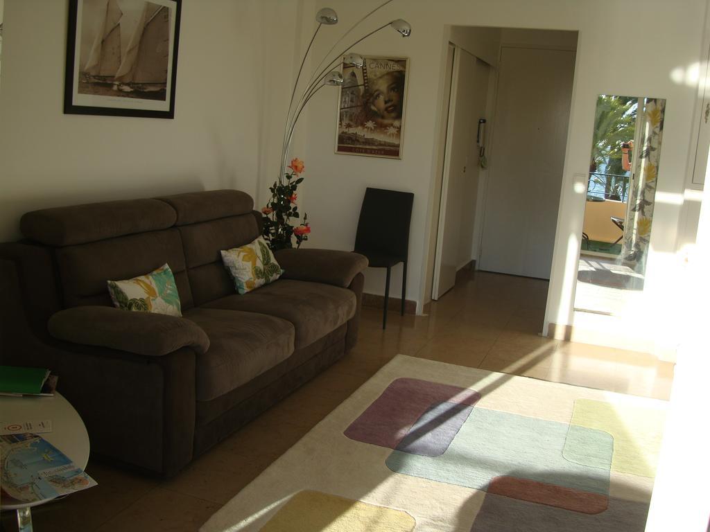 Apartment On The Croisette With Sea View 칸느 객실 사진