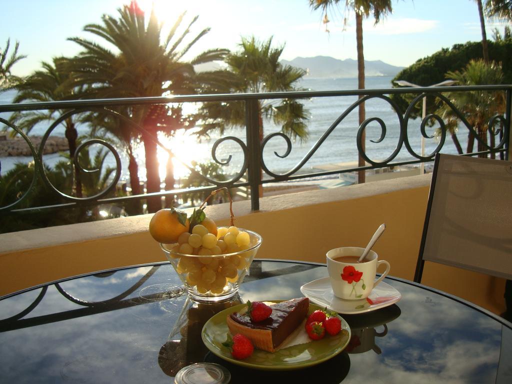 Apartment On The Croisette With Sea View 칸느 객실 사진