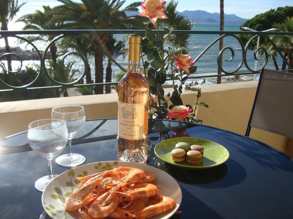 Apartment On The Croisette With Sea View 칸느 객실 사진