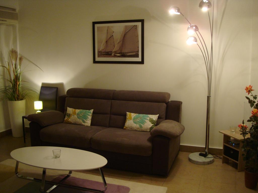 Apartment On The Croisette With Sea View 칸느 객실 사진